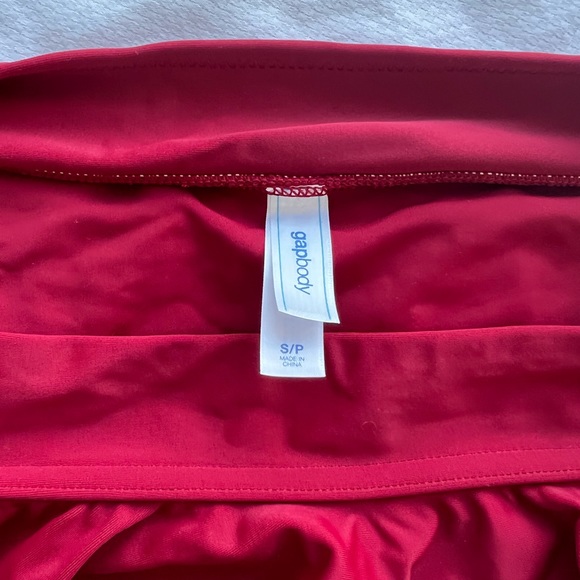 ❤️ Red halter style bikini with ruffle bottoms by Gap - Picture 3 of 7